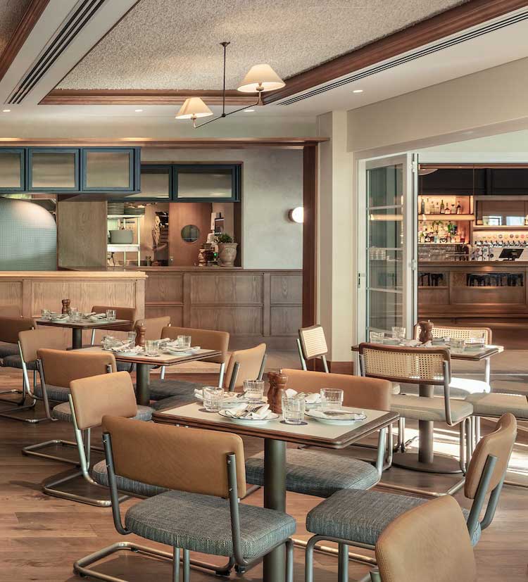 MLF25 Paul Kelly Commodore 00098c