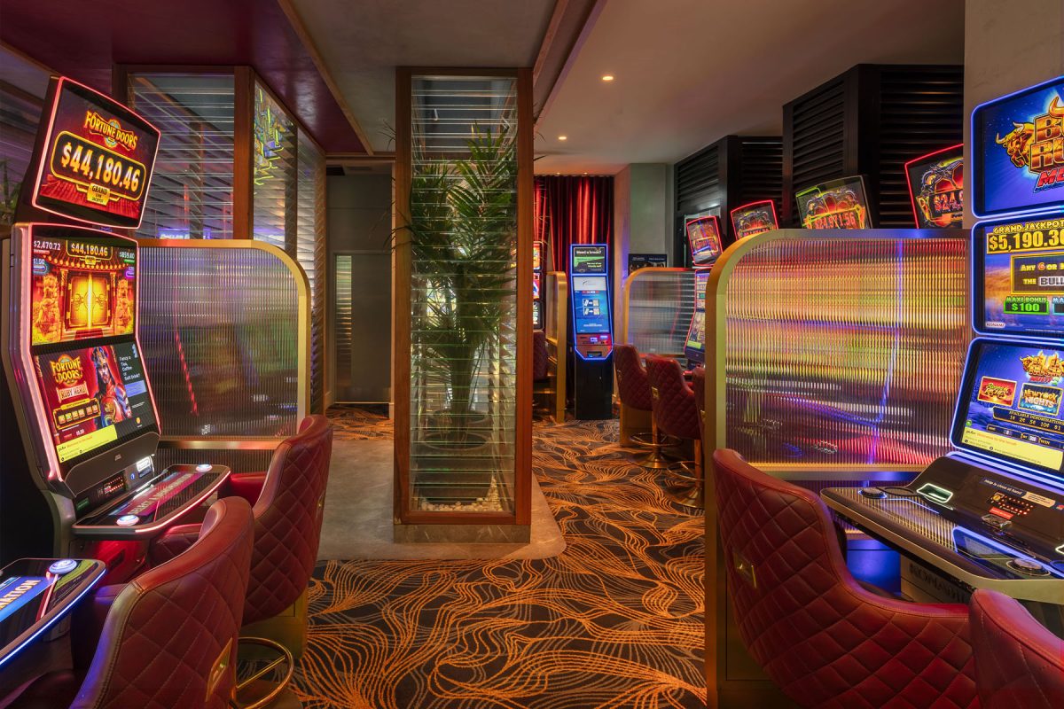Crows Nest Hotel Gaming Large 1800x1200 3x2 2
